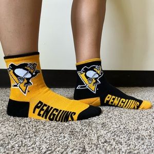 NHL Pittsburgh Penguins socks, youth large